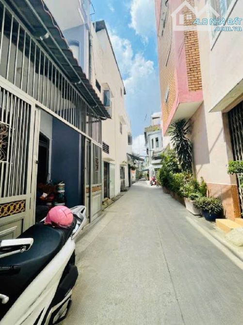 Quận Tân Bình-Nhà đẹp-Hẻm ô tô 5M-Giáp Q10, Q3-Cách Mạng Tháng Tám-P5-60m2-4x15-2tầng