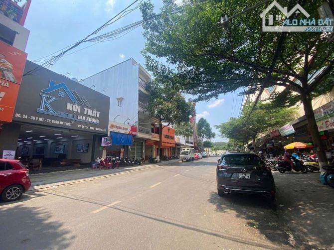 CHO THUÊ MẶT BẰNG  MẶT TIỀN ĐƯỜNG Y JUT - ĐỐI DIỆN CHỢ BUÔN MÊ : 4 x 23m  ❌Chỉ : 18tr/Thán