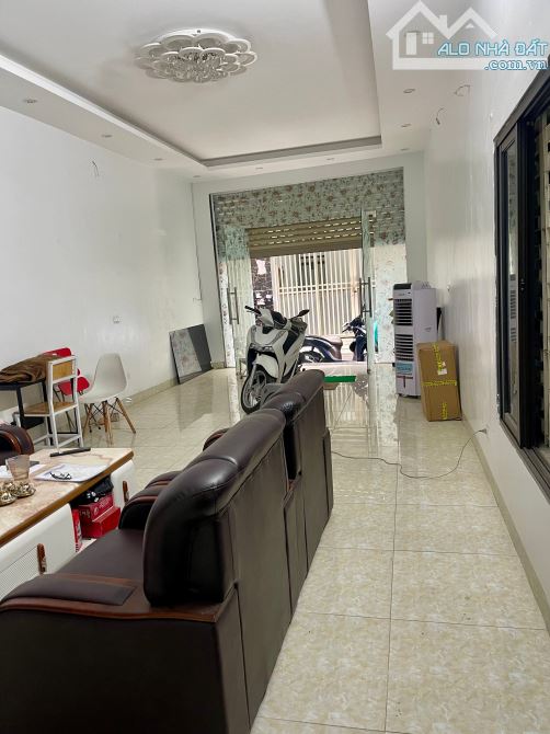 CẦN BÁN GẤP NHÀ KHƯƠNG TRUNG THANH XUÂN HÀ NỘI NHÀ 91m2