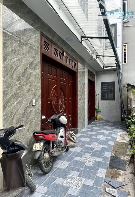 Hiếm Bán -  Xây Mới - Bạch Mai - Hai Bà Trưng - Dt :30m2/5tầng/4,9mMT*nhỉnh 5 tỷ