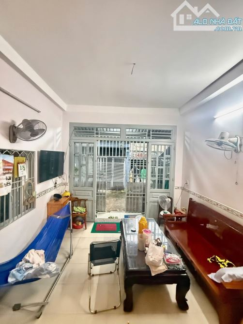 BÁN NHÀ TRUNG MỸ TÂY Q12 - 2 TẦNG 73M2 ( 4.8M X 15.5M) - HẺM 5M - 4.4 TỶ.