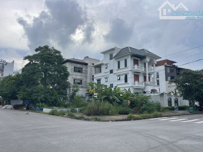 Lô góc 318.7m2 đất khu biệt thự Phúc Lộc tuyến 3 Lê Hồng Phong