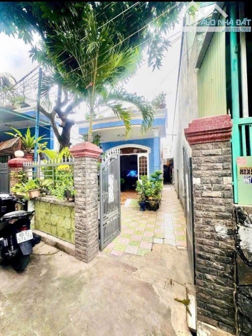 BÁN NHÀ SỔ RIÊNG GẦN CHỢ HOÁ AN .DT:5x21=105 M2. GIÁ: 1tỷ950 BỚT LỘC