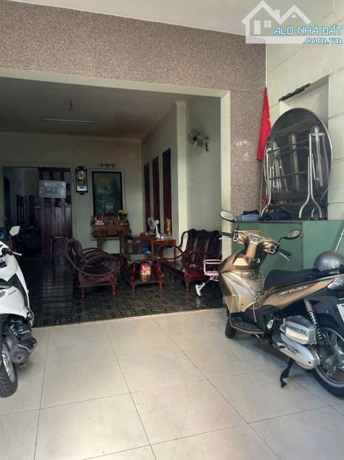 Bán nhà mặt tiền đường Nguyễn Trọng Quản p Tam Thắng tp HCM