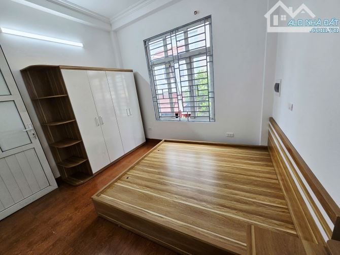 Bán nhà đường Vũ Lăng, Ngũ Hiệp, Thanh Trì diện tích 41m2, 3 tầng