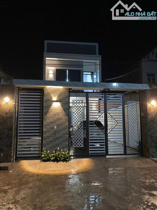 TIN NÓNG BÁN GẤP NHÀ PHỐ MỚI 3PN 3WC GẦN CẦU TRÀM – LONG AN – 103M² – GIÁ 2 TỶ 370 – SHR –
