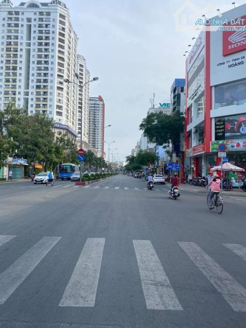 Siêu phẩm nhà mặt tiền đường Xô Viết Nghệ Tĩnh ,dt 8,2x25 đường 2 chiều rộng 40m
