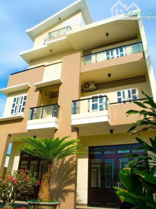 Nhả 2mt Dương Hiến Quyền sẵn phòng kinh doanh