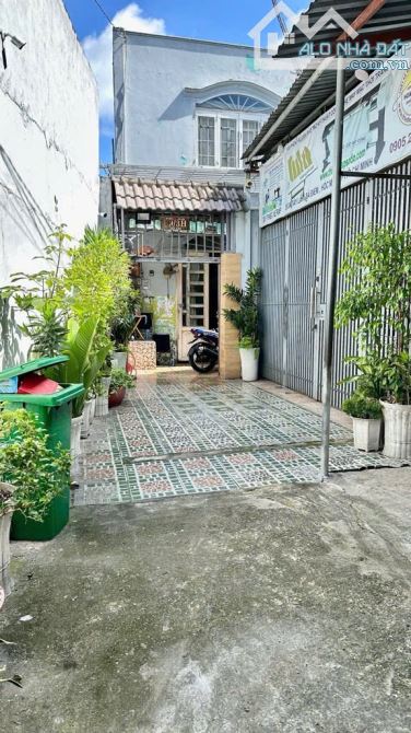 Bà Điểm(HM) bán nhà 114m2 4PN ngang 9m gần đường Phan Văn Hớn giá 4,4tỷ.