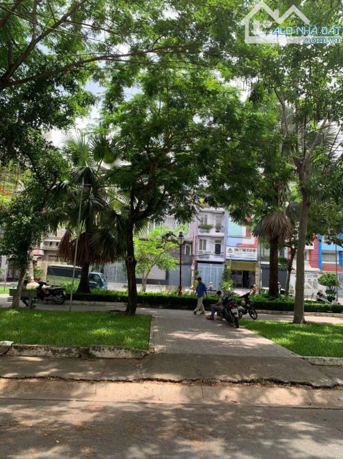 BÁN NHÀ ĐỐI DIỆN CÔNG VIÊN ĐƯỜNG SỐ 20 Q6 (4X19) 4 TẦNG. CHỈ 13 TỶ