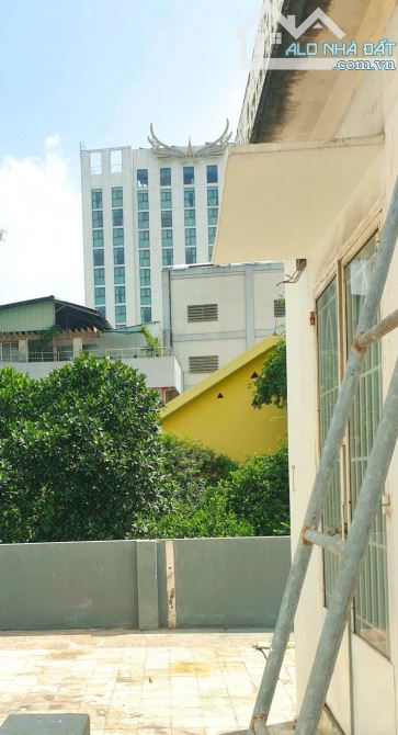 Bán Nhà Lớn Nguyễn Trọng Tuyển, P.Phú Nhuận – 130m², 14 Phòng, Giá 38 Tỷ