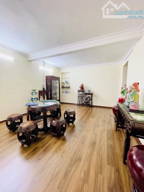 BÁN CĂN HỘ TẦNG 1 BIỆT THỰ HÀNG CHUỐI-VỊ TRÍ ĐẮC ĐỊA- NHÀ ĐẸP-LÔ GÓC THOÁNG- 55m2-6.3 tỷ