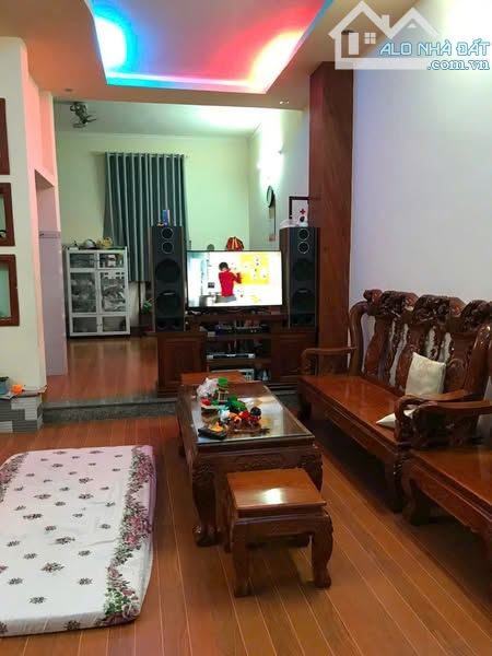 Bán nhà 2 mặt tiền hẻm đường 30/4 p Rạch Dừa tp HCM. Giá 5.3 tỷ