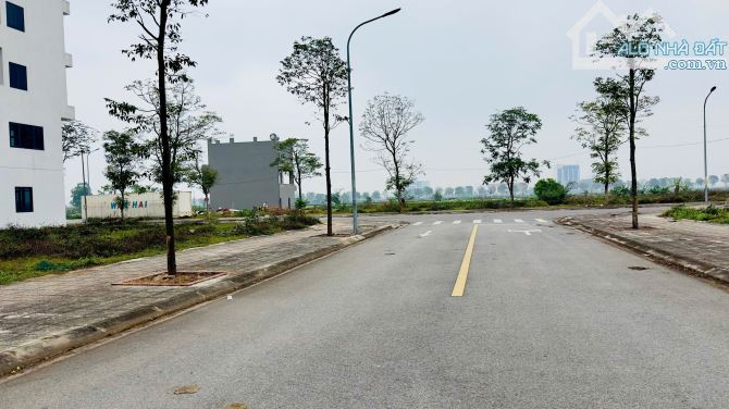 BÁN ĐẤT HIm lam thụ ninh, Vạn An, Bắc NInh / Dt 85m2 Mặt tiền 5m Giá bán 7,5 tỷ