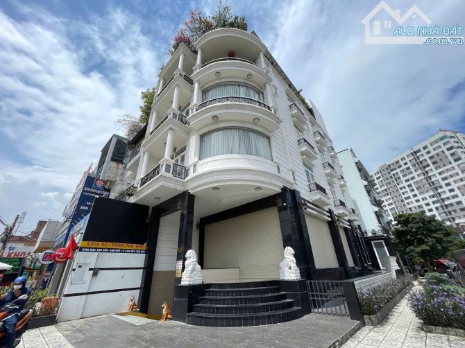 Bán nhà Góc 2MT Kha Vạn Cân, Linh Tây Thủ Đức, DT 9x24m CN 200m2 KC Hầm 5T, Giá 50 tỷ