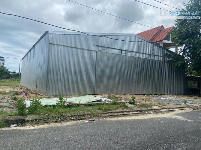 Cho thuê kho 350m2 đường 7,5 ngay sát FPT - ngang 16m bao rộng , bao thoáng