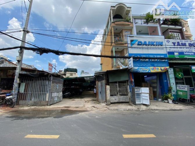 BÌNH THÀNH_Đất vàng Nguyên Hồng_Sát Quận 01_tới 555m² giá chỉ 150tr/m²_GPXD hầm+14 tầng.