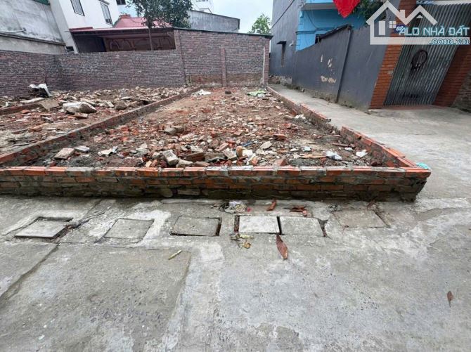 Bán lô góc Tiêu Long-Tương Giang- Tam Sơn.Từ Sơn 2 mặt tiền / DT 43m2 MT 4m Giá 2,25 tỷ