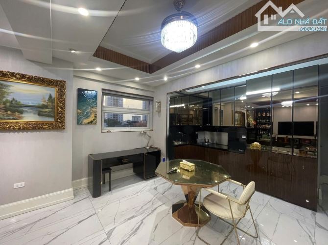 Bán chung cư Đặng Xuân Bảng, Bắc Linh Đàm, 3pn, 3 thoáng, nội thất xịn, 115m, 7.52tỷ.