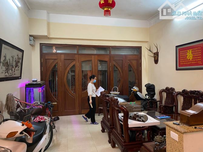 Bán nhà Nguyễn Khuyến khu phân lô cán bộ ở, hàng xóm toàn giáo sư tiến sĩ, 60m2, hơn 15 tỷ