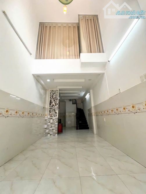 CHỦ KẸT TIỀN BÁN GẤP - NHÀ 30M2 - 3 TẦNG - NGAY CHIẾN LƯỢC BÌNH TÂN - GIÁ CHỈ 3.8T
