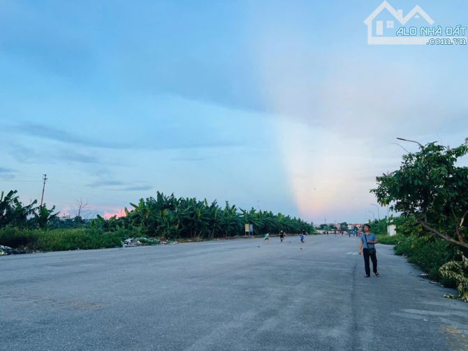 Ms Linh- duy nhất 1 lô mặt đường 30m khu phân lô Đống Chuối, Hùng Vương đang bán ra