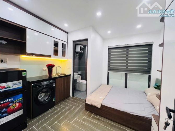 Bán CCMN mới Hoàng Mai 67m2 x 7 tầng, Thang máy, 15 PKK full nội thất, năm có 900 triệu