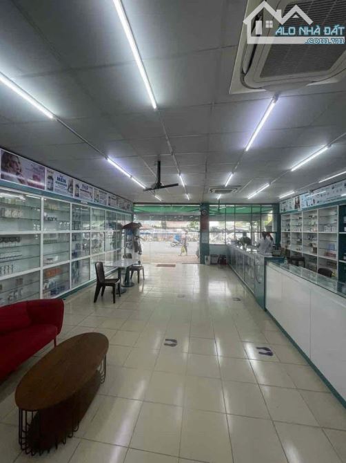 CHo thuê nhà mặt tiền đường Nguyễn xí 8x29m thông suốt vị trí kd đông
