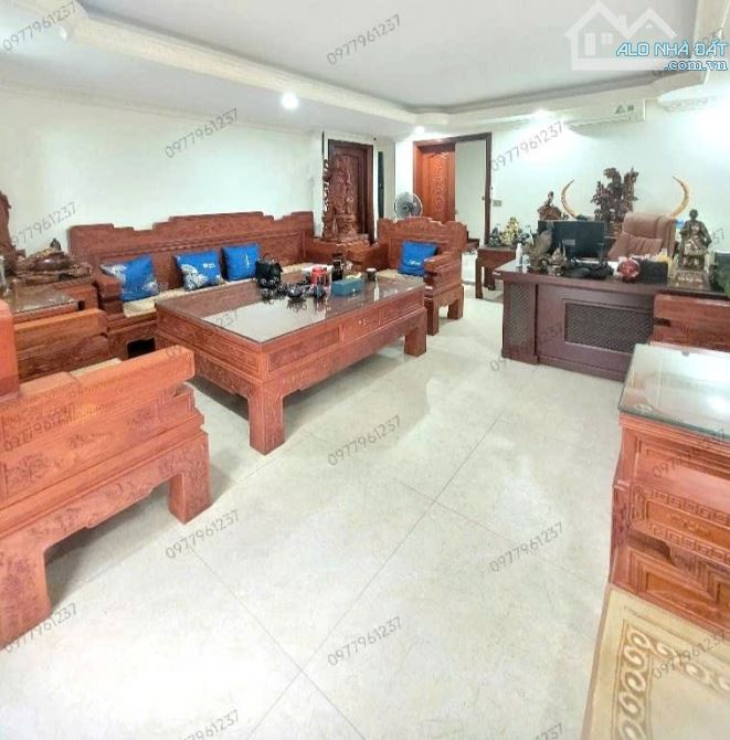 BÁN NHÀ CẦU GIẤY 79m2 - 2 Ô TÔ TRÁNH ĐỖ THOẢI MÁI, GẦN KHU ĐÔ THỊ, BIỆT THỰ, NHÀ VƯỜN