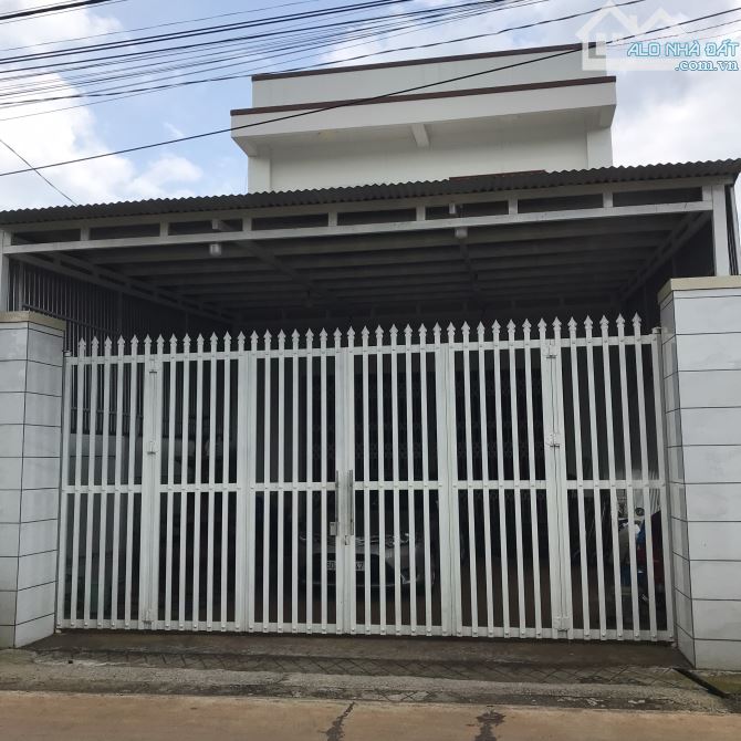 Bán nhà 1 trệt 1 lầu xây dựng kiên cố, ngang 7m, thoáng mát, sạch sẽ, vào ở ngay