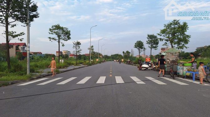 💥💥 CHỦ CẦN TIỀN BÁN GẤP RẺ CHƯA TỪNG CÓ 💥💥  TRỤC CHÍNH DỰ ÁN BẢO LONG TỪ SƠN BẮC NINH