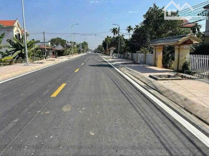 - LÔ ĐẤT MẶT ĐƯỜNG NHỰA TẠI 171 THƯỢNG ĐỨC.  - Đường nhựa rộng 5m