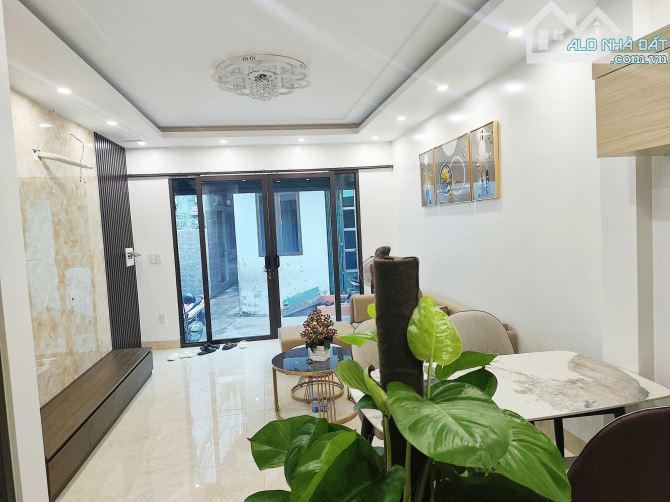 Bán nhà Lạch Tray,  Hàng Kênh, Lê Chân . 2,6 tỷ , 3 tầng , 34m.