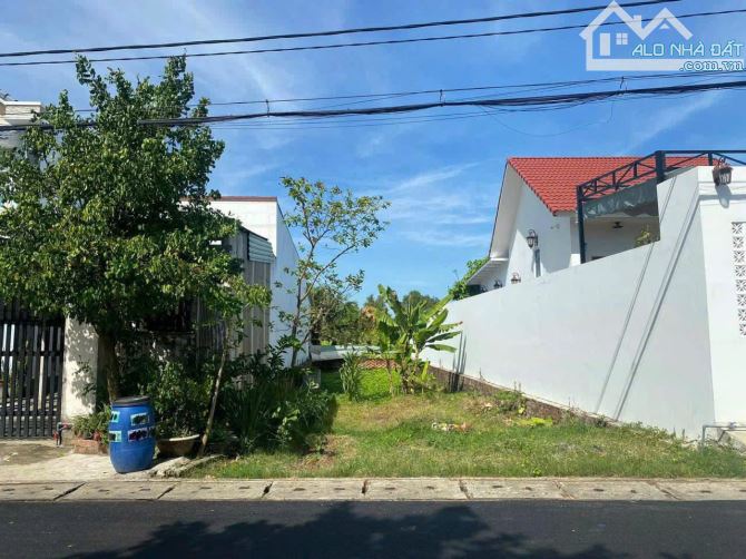CẦN BÁN LÔ ĐẤT NGAY TRUNG TÂM TT CỦ CHI 180m2 GIÁ CHỈ 750 TRIỆU - SHR