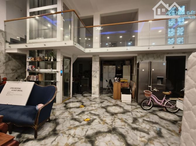 🏙️THANG MÁY SỊN SÒ- HẺM 7 CHỖ. OTO NGỦ TRONG SAN. NHÀ XÂY 4 TẦNG, HOÀN CÔNG CHUẨN CHỈNH.