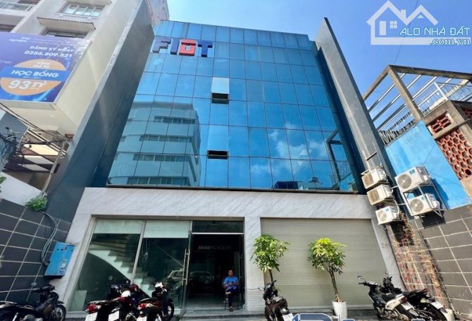 Góc 2MT Trần Nhật Duật, Quận 1 - 10x20m - 5 tầng - HĐT 200 triệu - giá 60 tỷ