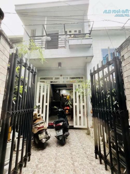 NHÀ BÁN TÂN BÌNH – HẺM THÔNG 2 MẶT-958/ Lạc Long Quân, P.8- 39m² (4,25 x 10m)-5.8 TỶ TL