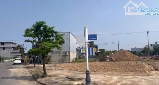 Mặt tiền siêu khủng Phi Bình 4 Hoà Quý