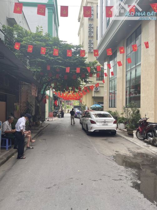 Bán nhà Phạm Thận Duật 55m2*4T, MT6m ngõ thông kinh doanh trải nhựa, ô tô đỗ cửa, 16 tỷ