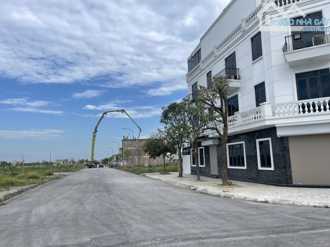 CẦN TIỀN BÁN NHANH CĂN Shophouse KĐT Quảng Phú.