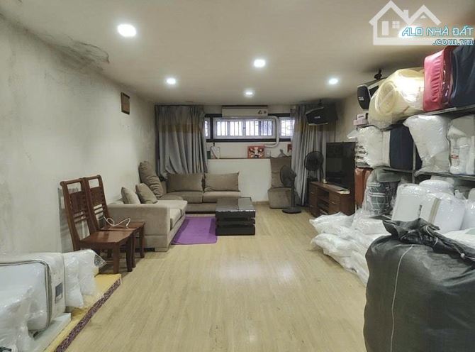 Bán nhà mặt phố lớn ngô gia tự long biên ,vỉa hè rộng kinh doanh dòng tiền  giá đầu tư