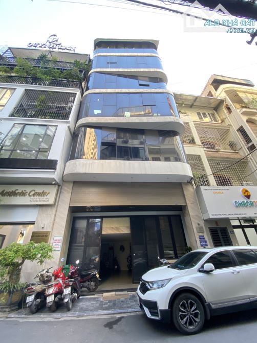Cho thuê văn phòng 7/26 Nguyên Hồng, Đống Đa, HN. Dt 75m2, mt 8m. Có hầm, bảo vệ. Giá 17tr