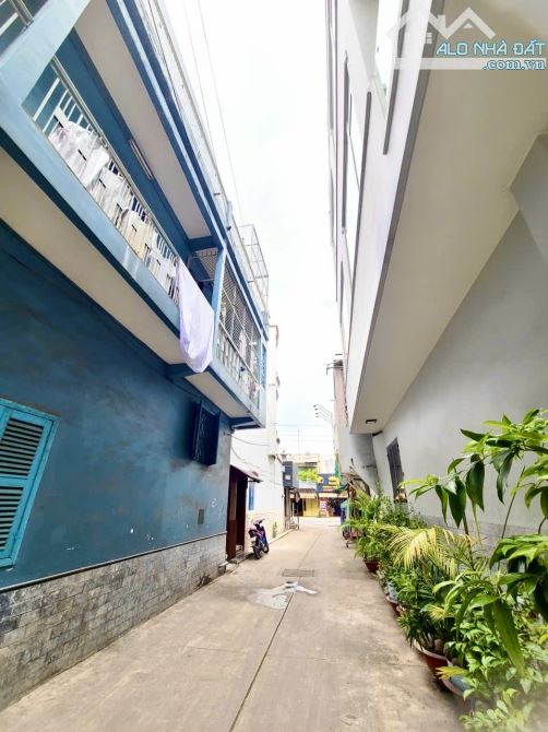 Bán Nhà 3 Tầng, P6 Quận 8, Hẻm 4,5m, DT: 3,5*11 - Nở Hậu, 4PN, Không QH, Giá 4,xTỷ