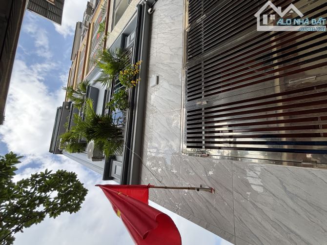 NHÀ ĐẸP PHÚ LƯƠNG,32M², 5 TẦNG, MT 3.7M,NGÕ THÔNG,NỞ HẬU,FULL NỘI THẤT XỊN, VỊ TRÍ VÀNG