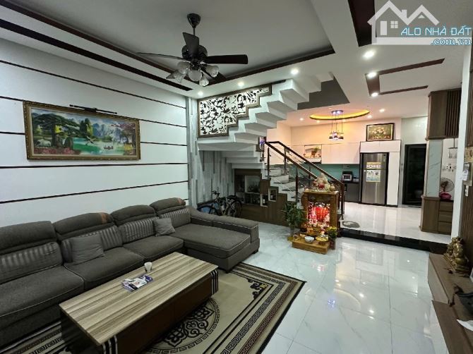 🏙️ NHÀ 3 TẦNG- HÀM NGHI – 90M² – NGANG 4.5M VUÔNG VỨC – GIÁ CHỈ 7.6 TỶ