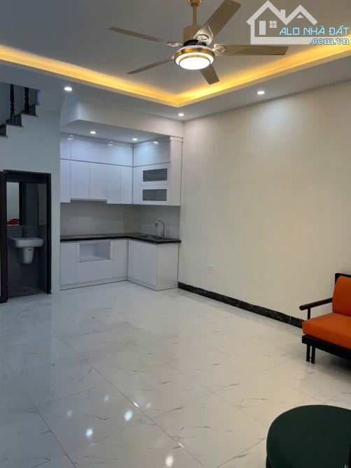 Bán nhà Giáp Nhị  ngõ nông 15m ra ô tô tránh  DT: 37m, 5 tầng chào giá : 7,3 tỷ