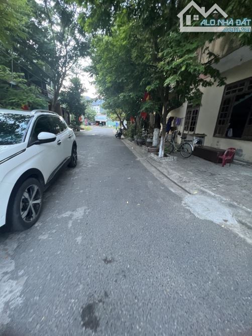 Bán lô đất góc quyền lực sát biển, dt 175m2;mt 6,5m; đường Trần Thuyết 5,5m, biển Sơn Tra