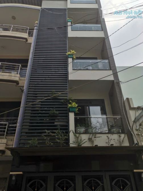 BÁN NHÀ MỚI ĐẸP FULL NỘI THẤT HXH LÊ MINH XUÂN - 5 TẦNG - DT: 4.7x17m, GIÁ 15 TỶ