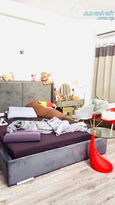 Gấp bán "13.9 Tỷ giảm về 12.8 Tỷ"! - Bán nhà 2 tầng 90m2 - Ngang hiếm 6,2m - Hẻm to 6m