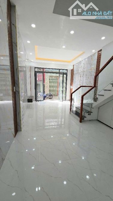SÁT VÀNH ĐAI TRONG_KHU TÊN LỬA_ 60M2[4×15]_4 TẦNG_ CHỈ CÒN 5.9.t.ỷ.
